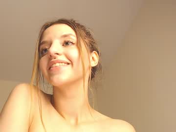 webcam girl lesi_moon live cam image #6693621