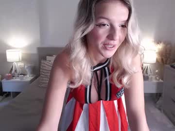 webcam girl smileyouarehere live cam image #10649964