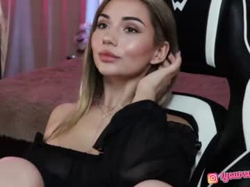 webcam girl linda_warners live cam image #9223636