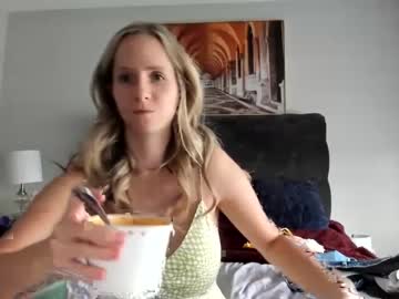 webcam girl luxlovely111 live cam image #6915486