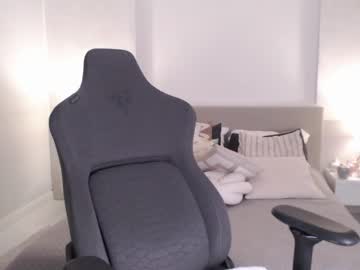 webcam girl smileyouarehere live cam image #10343398