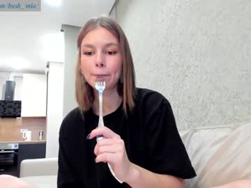webcam girl bush_mia live cam image #4191463