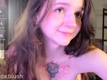 webcam girl gentle_soull live cam image #10146492