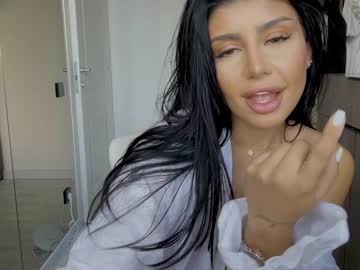 webcam girl moniqueeass live cam image #6613752