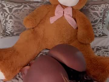 webcam girl shantallknowless live cam image #5633892