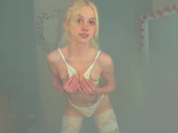 webcam girl little_anitta live cam image #12327850