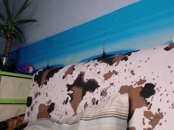 webcam girl incrediblyomelia live cam image #2793718