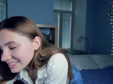 webcam girl youne_and_beautiful live cam image #6050417