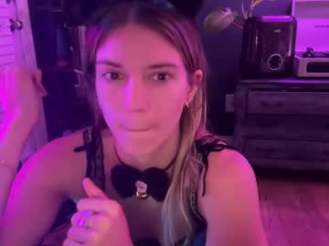 webcam girl oliviahansleyy live cam image #12077796