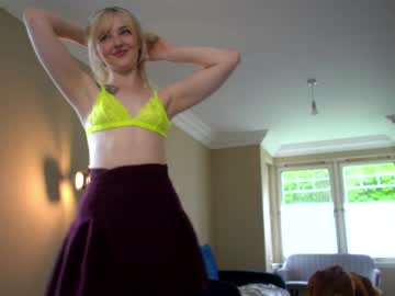 webcam girl lucydelovely live cam image #9549583