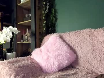 webcam girl bmwm5f90 live cam image #12073409