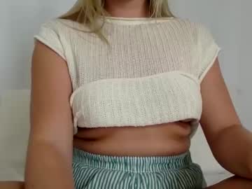 webcam girl innocentblonde789 live cam image #10491072