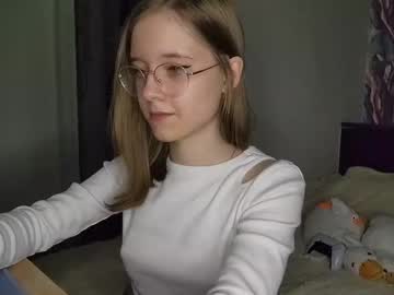 webcam girl lowress live cam image #12228806