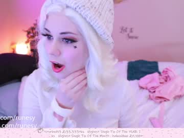 webcam girl runesy live cam image #896210