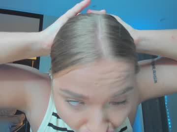 webcam girl viollasinzz live cam image #10094002