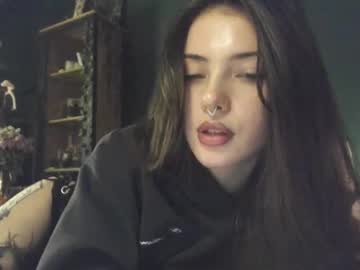 webcam girl bmwm5f90 live cam image #11843063