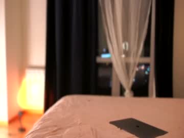 webcam girl bitter_moon live cam image #12355076