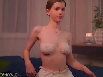 webcam girl brave_journey live cam image #12279977