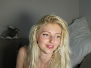 webcam girl yournaughtymiss live cam image #9656356