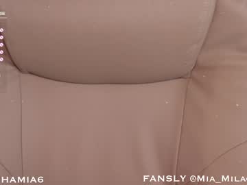webcam girl mia_milagros live cam image #4101983