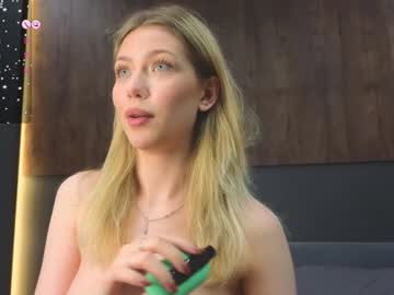webcam girl rainauge live cam image #11779404