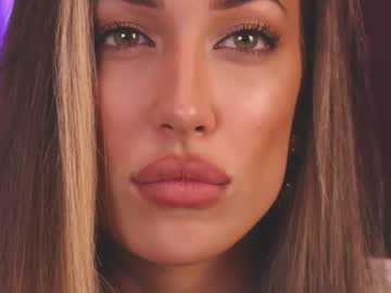 webcam girl francescadomi live cam image #3986483
