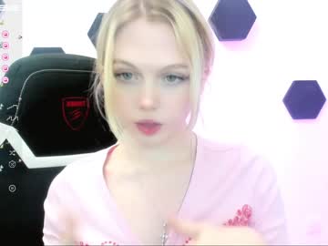 webcam girl small_blondee live cam image #5382045