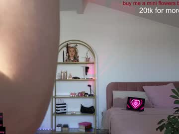 webcam girl deniseone live cam image #8530190