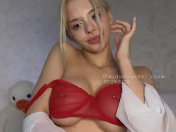 webcam girl lesi_moonie live cam image #10072584