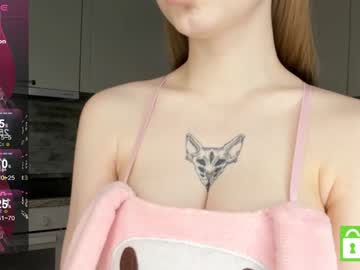 webcam girl taitfollin live cam image #10038220