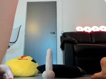 webcam girl hotfallingdevil live cam image #610911