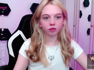 webcam girl small_blondee live cam image #5698314