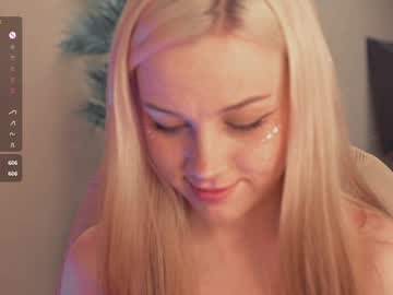 webcam girl mia_milagros live cam image #12541048