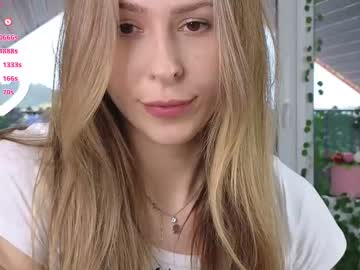 webcam girl yononeey live cam image #12493936