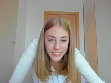 webcam girl _strawbeerry_ live cam image #5825003