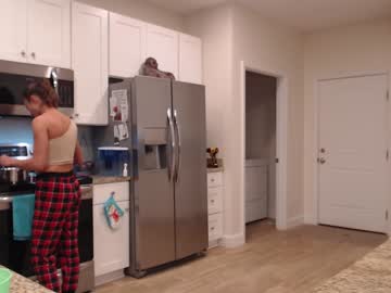 webcam girl holihurricane live cam image #7875720