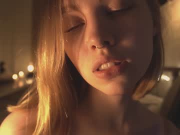 webcam girl bibi_it_is live cam image #3028711