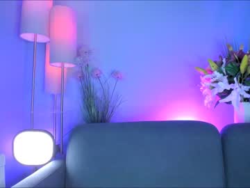 webcam girl littlee33 live cam image #6056456