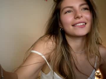 webcam girl passionatepainter live cam image #11718315