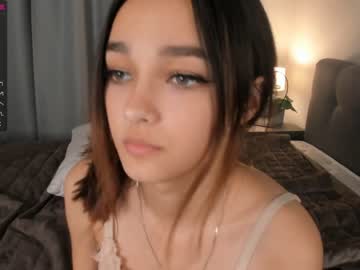 webcam girl more_wine_here_sweetie live cam image #7707975