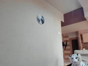 webcam girl sofiaandwonderland live cam image #2401229