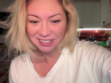 webcam girl kiradivine live cam image #11026150