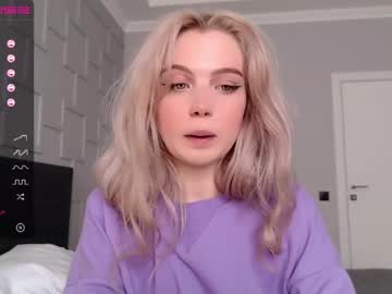 webcam girl small_blondee live cam image #2095942
