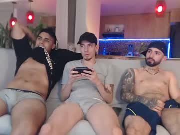 webcam man fratguysonline live cam image #5838675