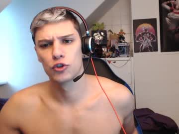webcam man misterydragon live cam image #601673