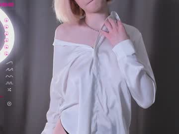 webcam girl whitee_angel live cam image #4662359