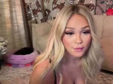 webcam girl ari_02 live cam image #8029137