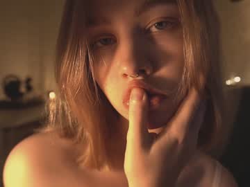 webcam girl bibi_it_is live cam image #2828842