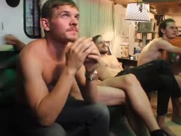 webcam man hollandhousestudios live cam image #2744218