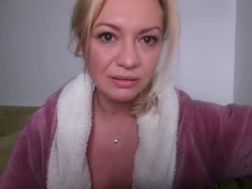 webcam girl kiradivine live cam image #4511982